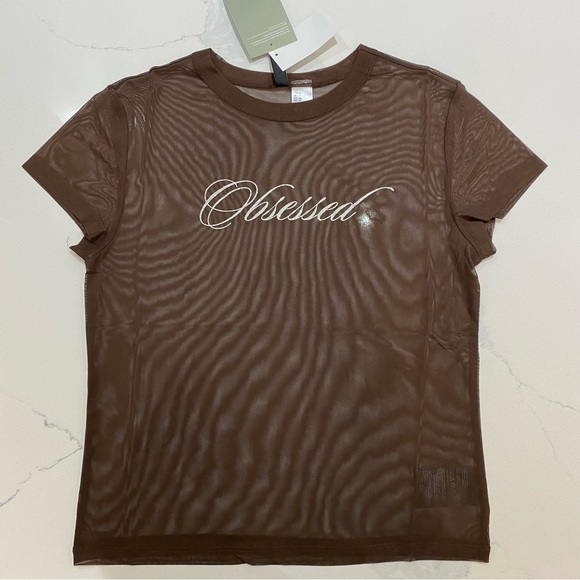 Short Dark Brown T-Shirt by H&M, Mesh, Motif, Women’s (US M) - Picture 7 of 9